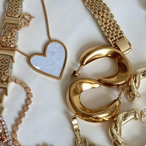 Merel scent jewellery